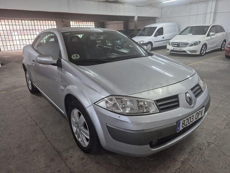 Usado Renault Mégane Cabriolet Authentique 115 CV (84 kW) 2005 Gris / plata Descapotable