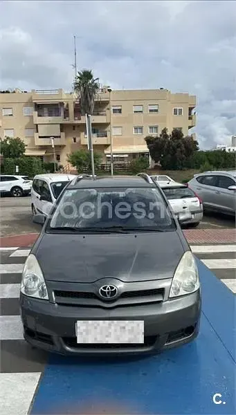 Usado Toyota Corolla Verso Sol 116 CV (85 kW) 2004 Gris / plata Monovolumen