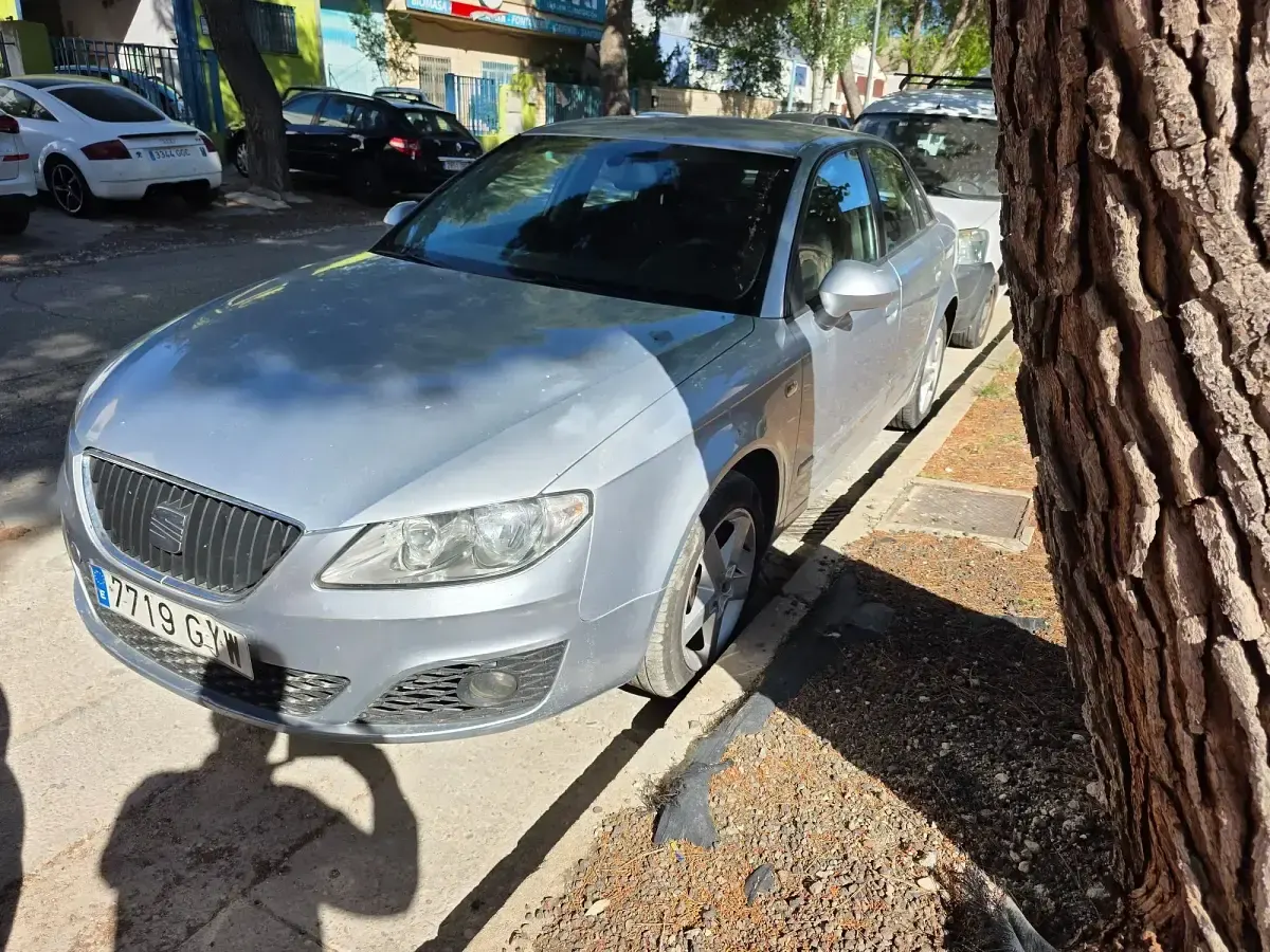 Usado Seat Exeo Style 120 CV (88 kW) 2010 Gris Familiar