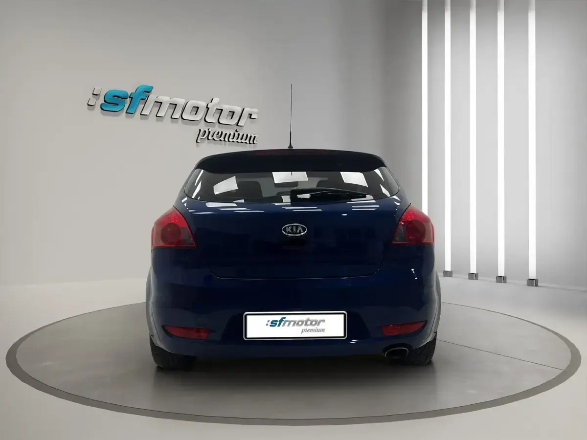 Usado Kia ProCeed 143 CV (105 kW) 2008 Azul Utilitario