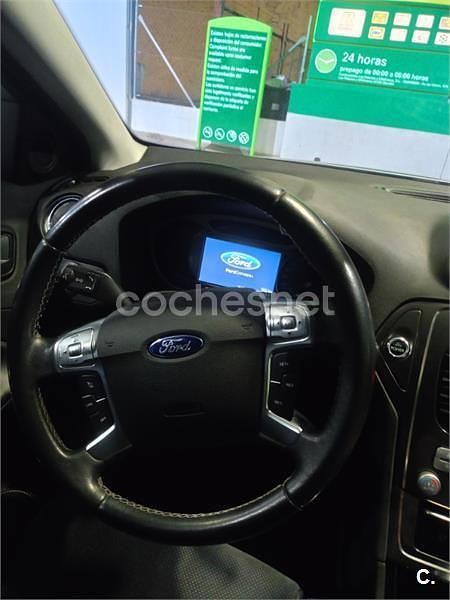 Usado Ford Mondeo Titanium 140 CV (102 kW) 2009 Gris / plata Familiar