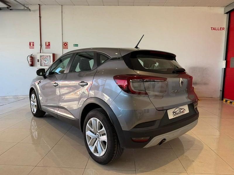 Usado Renault Captur Life 90 CV (66 kW) 2021 Gris / plata SUV