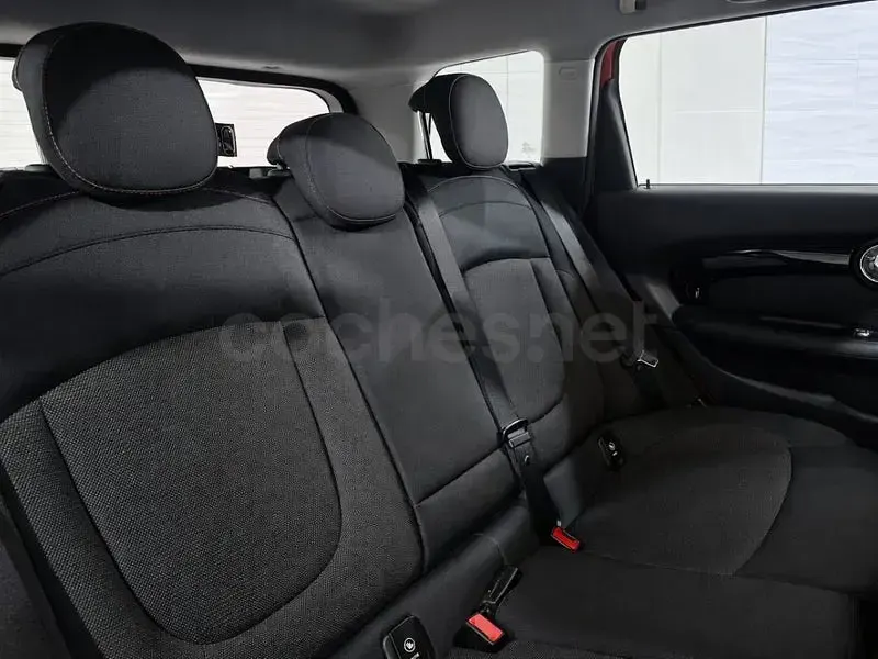 Usado Mini Cooper Clubman 136 CV (100 kW) 2020 Rojo Familiar