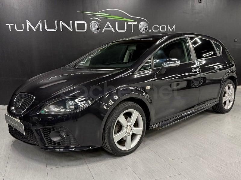 Usado Seat Leon Sport 140 CV (102 kW) 2007 Negro Utilitario