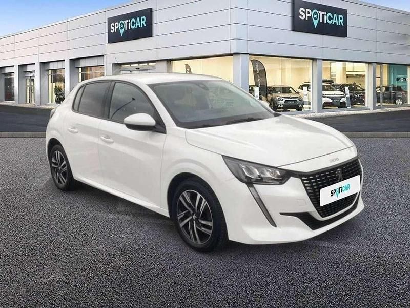 Usado Peugeot 208 Allure 100 CV (73 kW) 2021 Blanco Utilitario