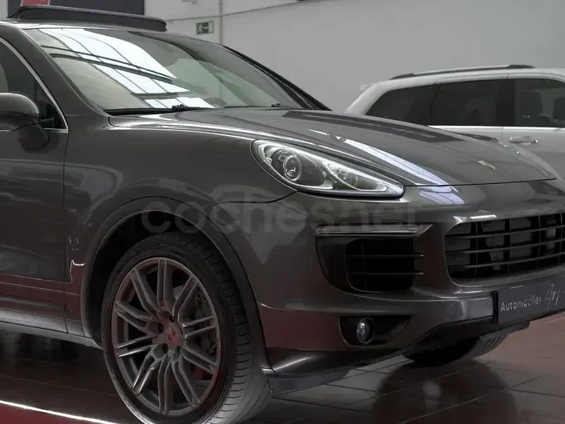 Usado Porsche Cayenne 262 CV (192 kW) 2015 Gris / plata SUV