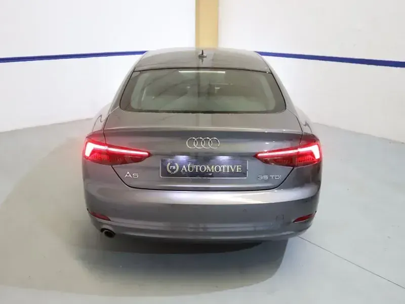 Usado Audi A5 Sportback Business 150 CV (110 kW) 2019 Gris / plata Utilitario
