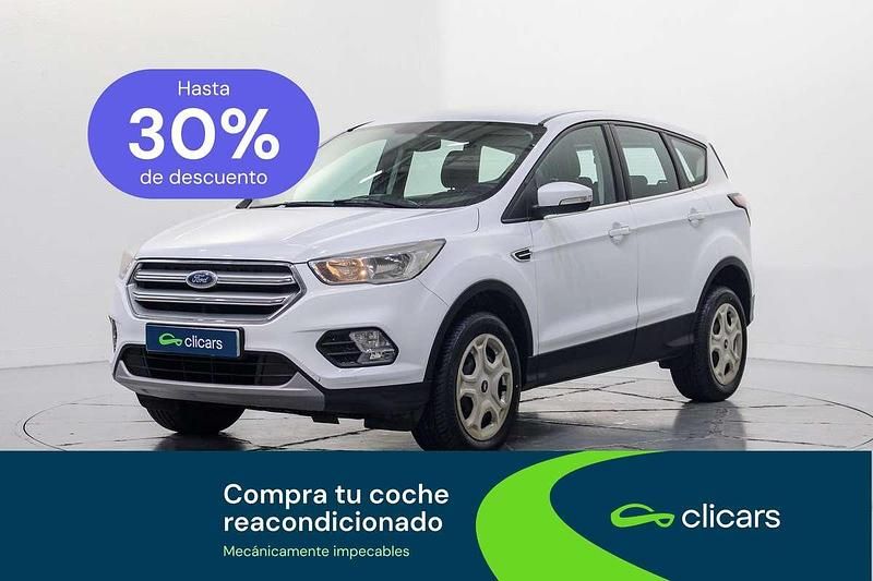 Usado Ford Kuga Trend 150 CV (110 kW) 2018 Blanco SUV