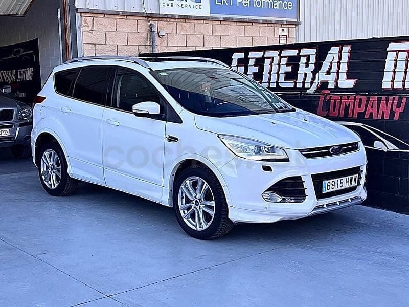 Usado Ford Kuga Titanium 140 CV (102 kW) 2014 Blanco SUV