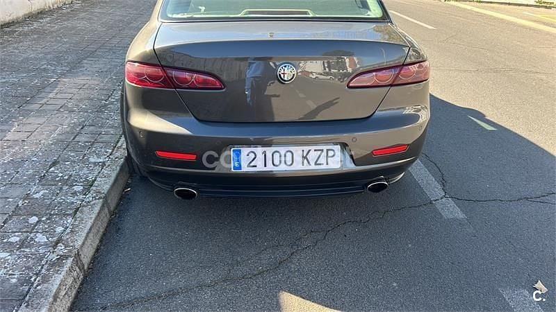 Usado Alfa Romeo 159 Ti 260 CV (191 kW) 2007 Gris / plata Berlina