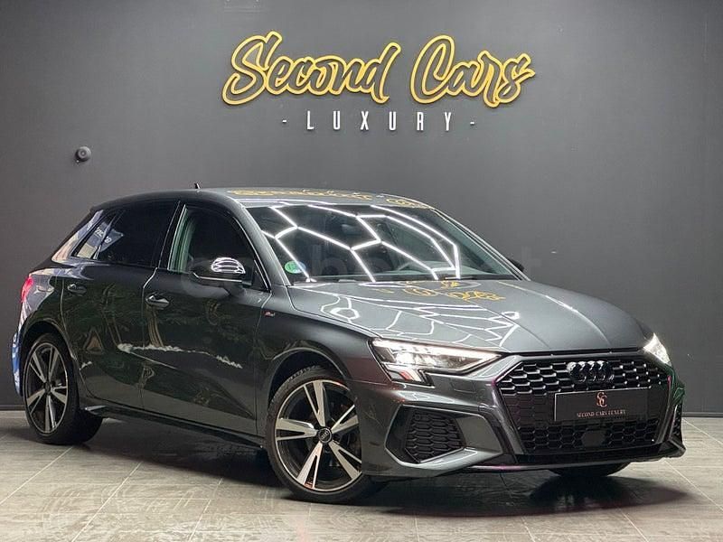 Usado Audi A3 S-Line 150 CV (110 kW) 2024 Gris / plata Berlina