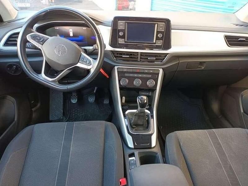 Usado VW T-Roc 110 CV (80 kW) 2023 Gris SUV