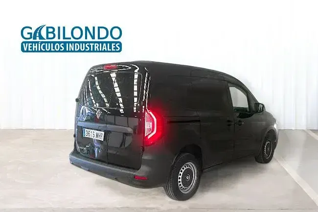 Usado Renault Kangoo 95 CV (69 kW) 2023 Negro Monovolumen