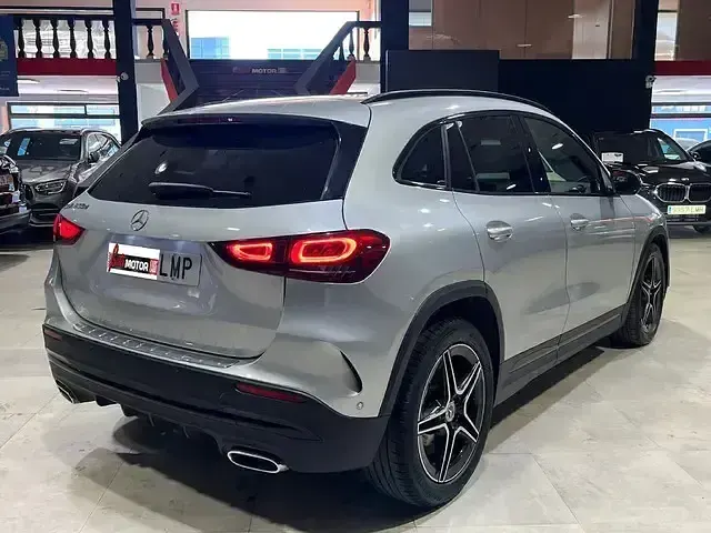 Usado Mercedes GLA200 150 HP (110 kW) 2021 Cinzento SUV