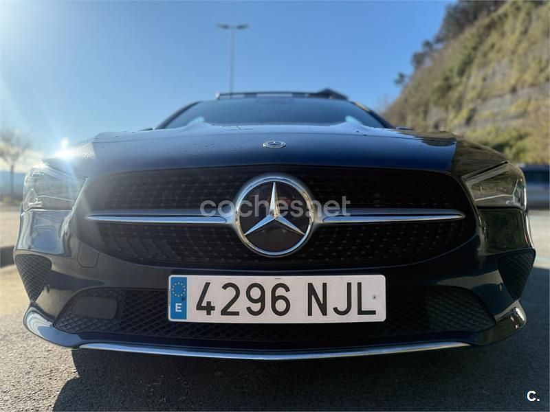 Usado Mercedes CLA180 Shooting Brake 136 CV (100 kW) 2021 Azul Familiar