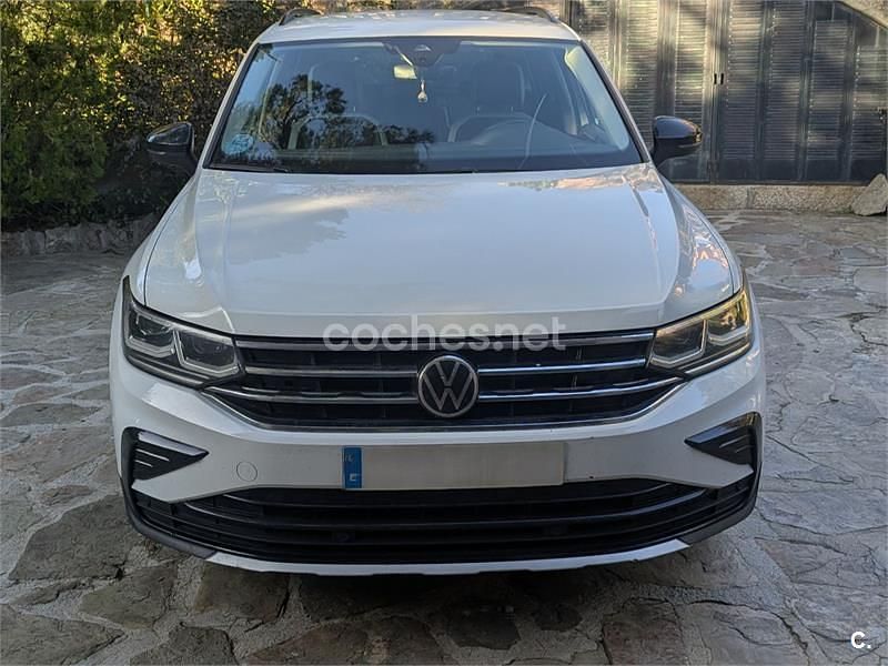 Usado VW Tiguan Sportline 150 CV (110 kW) 2022 Blanco SUV