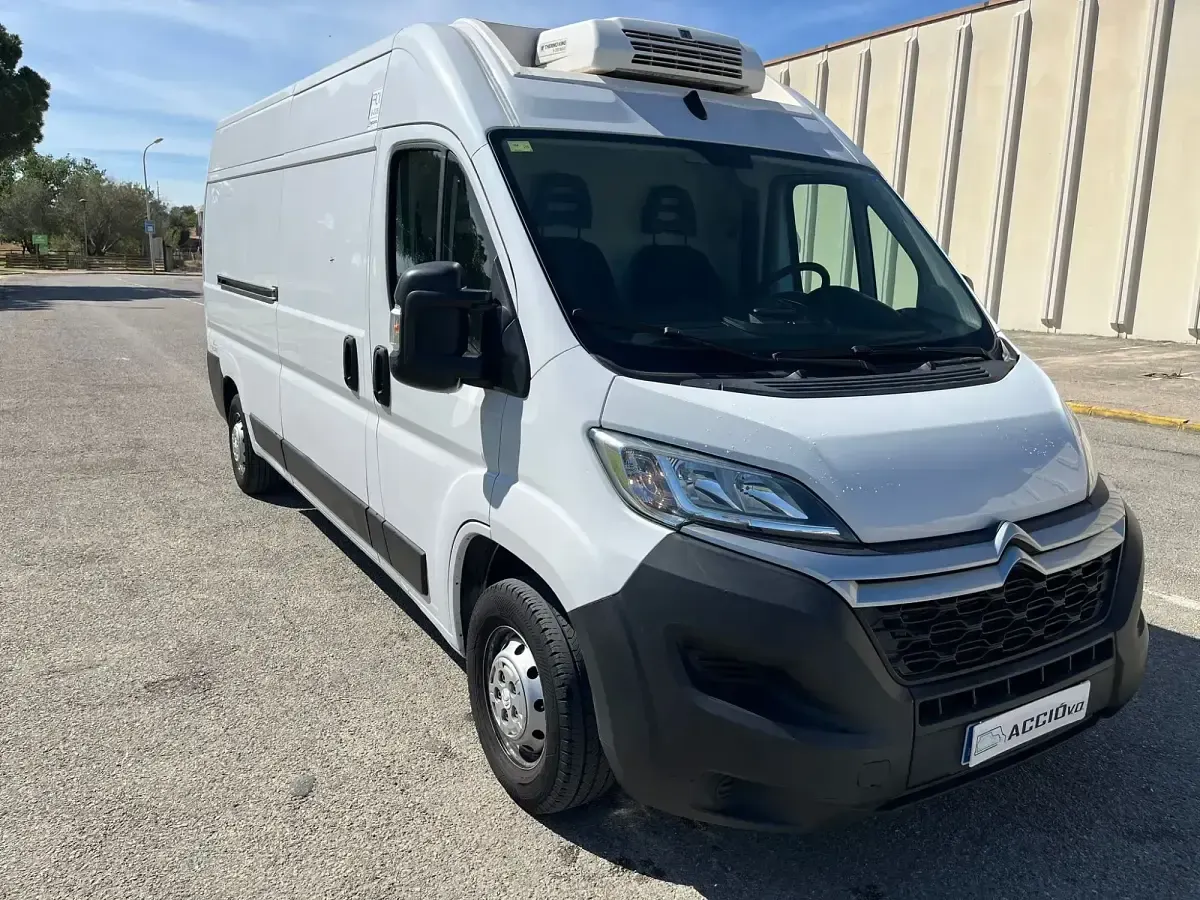 Usado Citroën Jumper 140 CV (102 kW) 2022 Blanco Monovolumen