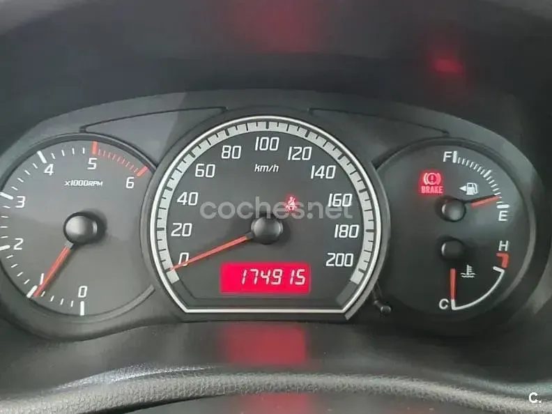 Usado Suzuki Swift GLX 69 CV (50 kW) 2006 Rojo Utilitario