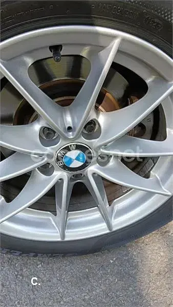 Usado BMW 318 143 CV (105 kW) 2011 Negro Familiar