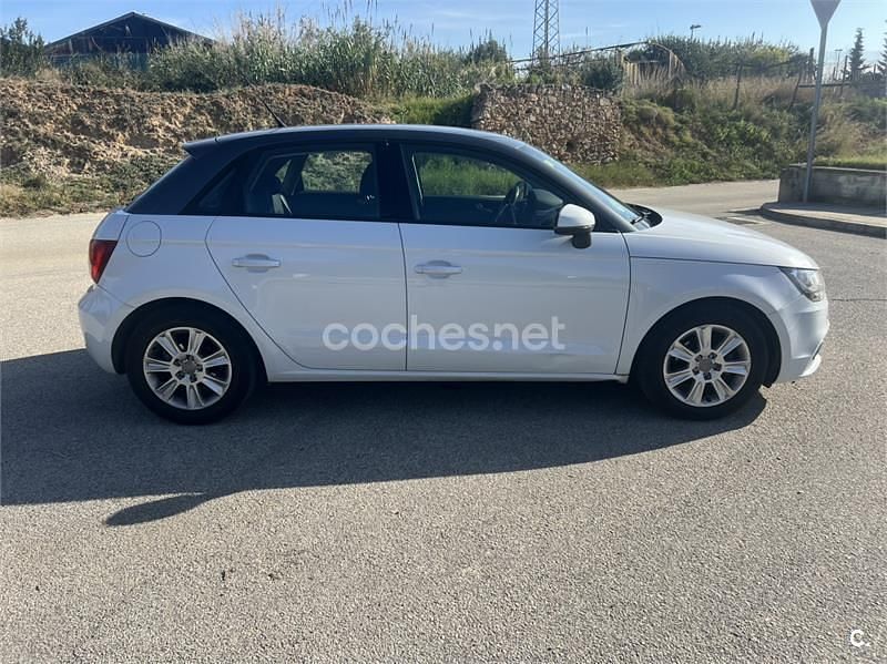 Blanco Usado 2012 Audi A1 Sportback Ambition Utilitario | 8500 € (Precio justo) - Imagen 1/4