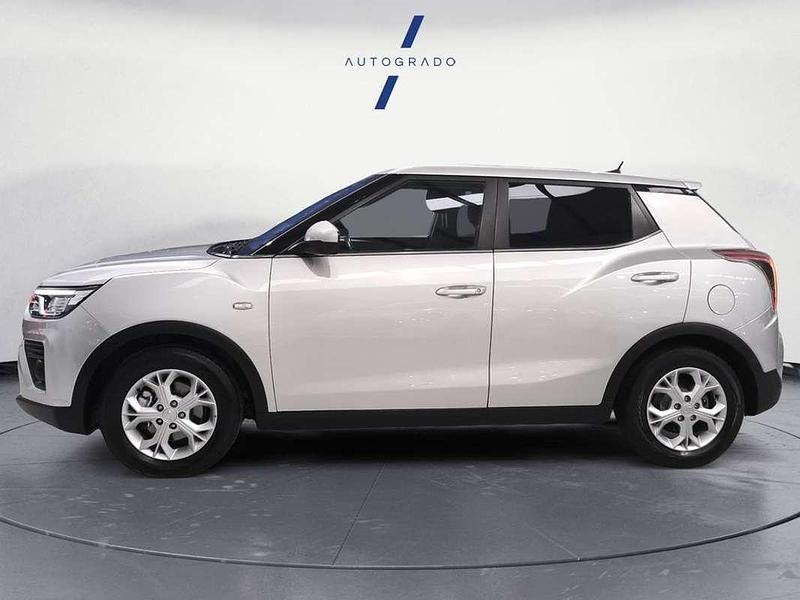 Usado Ssangyong (KGM) Tivoli Limited 163 CV (119 kW) 2021 Gris SUV