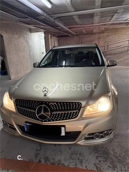 Usado Mercedes C220 Elegance 170 HP (125 kW) 2012 Bege Sedan