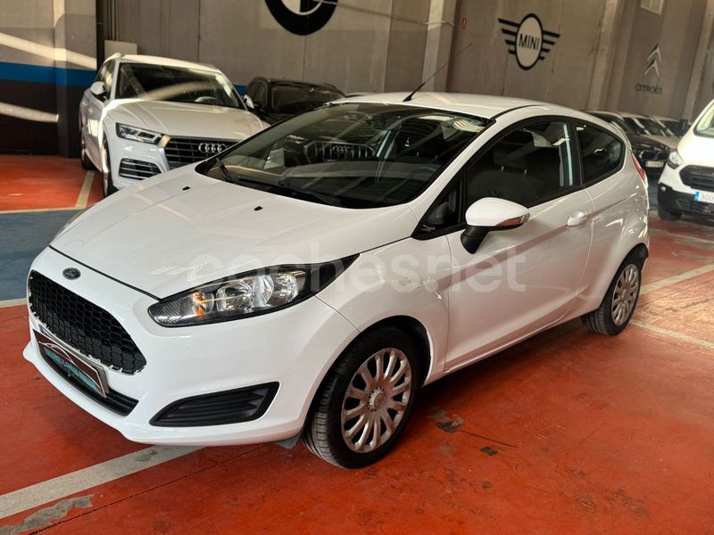 Usado Ford Fiesta Trend 75 CV (55 kW) 2017 Blanco Utilitario