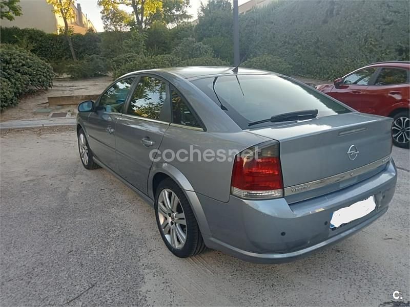 Usado Opel Vectra Sport 150 CV (110 kW) 2007 Gris / plata Berlina
