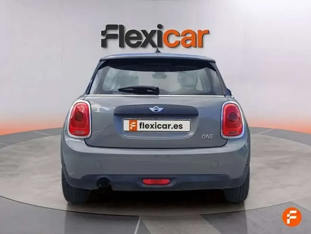 Usado Mini Cooper 102 CV (75 kW) 2017 Gris Utilitario