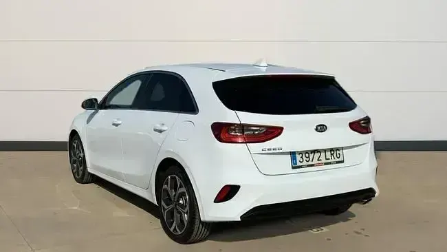Usado Kia Ceed 100 CV (73 kW) 2021 Blanco Utilitario