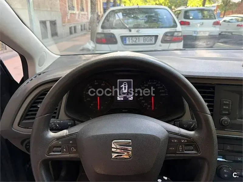 Usado Seat Leon ST Style 110 CV (80 kW) 2018 Gris / plata Familiar