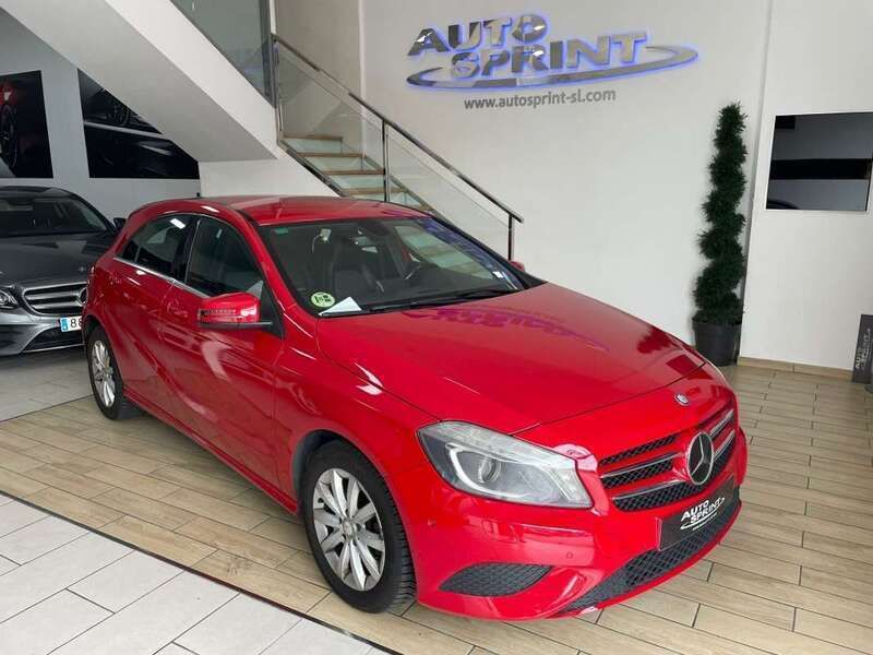 Rojo Usado 2012 Mercedes A180 Urban Utilitario | 10.490 € (Precio justo) - Imagen 1/4