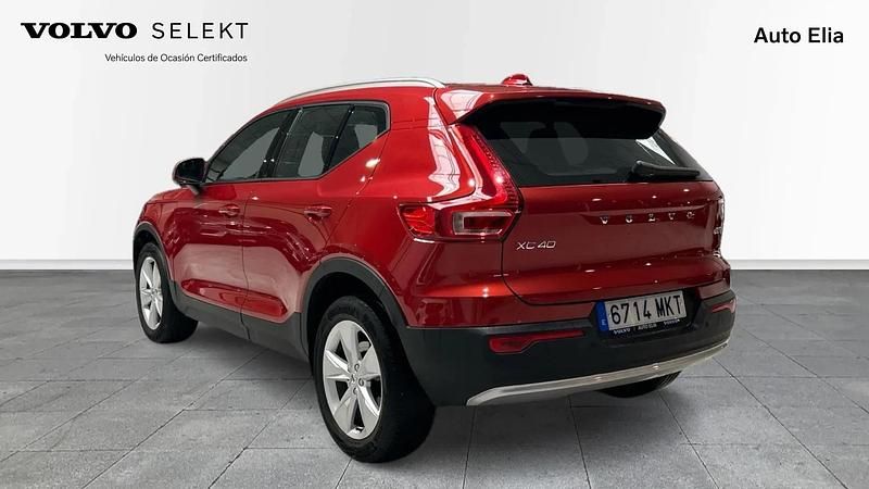 Rojo Usado 2023 Volvo XC40 Core SUV | 33.500 € (Precio justo) - Imagen 1/4
