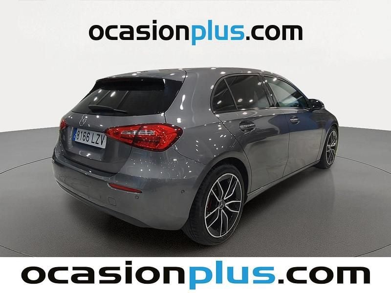 Usado Mercedes A180 116 CV (85 kW) 2019 Gris Utilitario