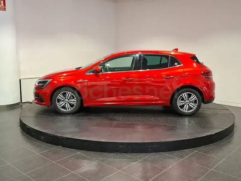 Usado Renault Mégane IV Zen 160 CV (117 kW) 2022 Rojo Berlina