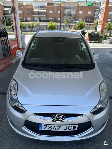 Usado Hyundai ix20 115 CV (84 kW) 2015 Gris / plata Utilitario