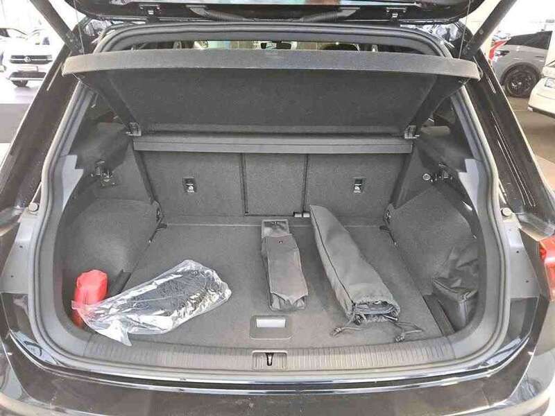 Usado VW Tiguan R-line 200 CV (147 kW) 2021 Negro SUV