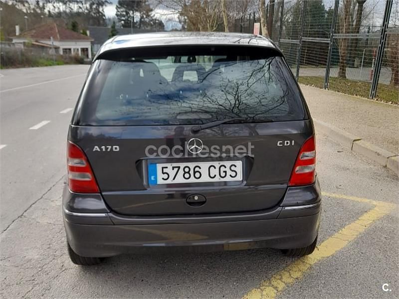 Usado Mercedes A170 Elegance 90 CV (66 kW) 2002 Negro Monovolumen