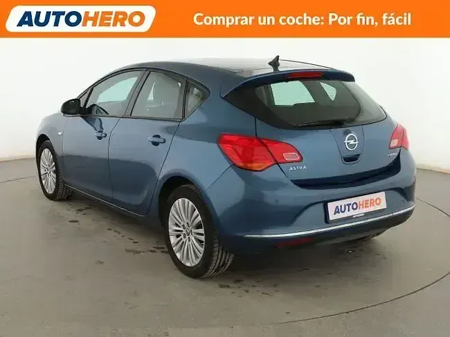 Usado Opel Astra Selective 140 CV (102 kW) 2015 Azul Berlina