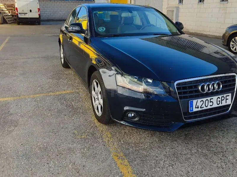 Usado Audi A4 Exclusive 136 CV (100 kW) 2009 Azul Berlina