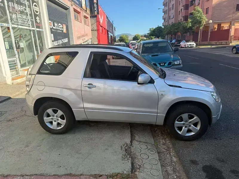 Usado Suzuki Grand Vitara 129 CV (94 kW) 2006 Gris / plata SUV