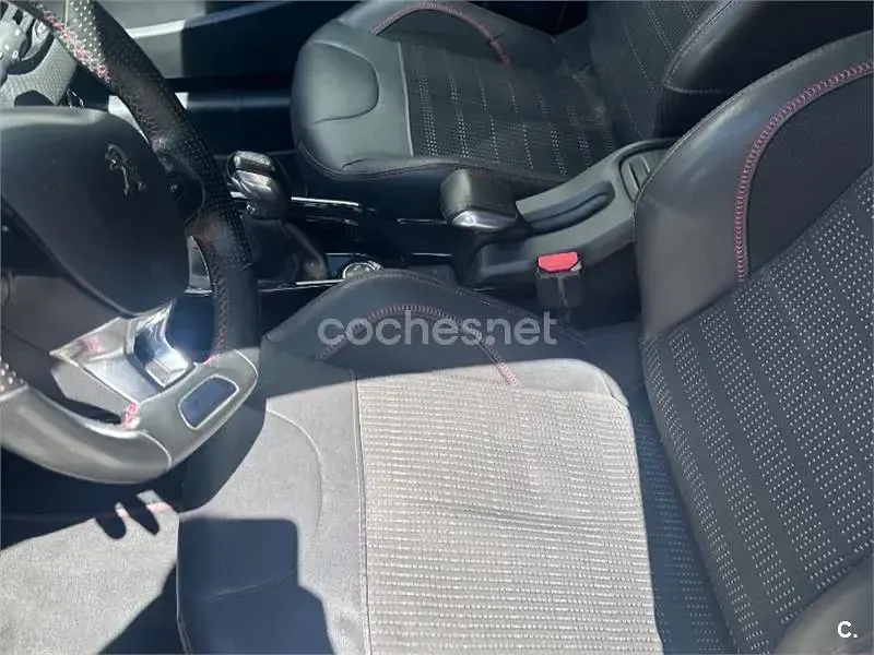 Usado Peugeot 2008 GT-line 110 CV (80 kW) 2018 Blanco SUV