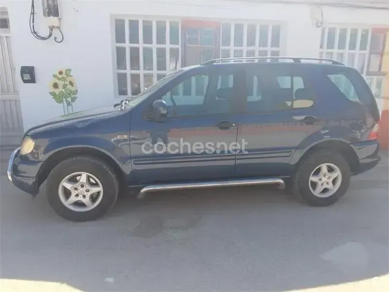 Usado Mercedes ML320 218 CV (160 kW) 1999 Azul SUV