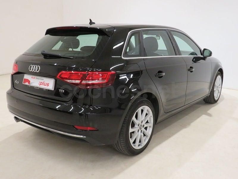 Usado Audi A3 Advanced 125 CV (91 kW) 2016 Negro Berlina
