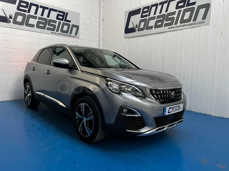 Usado Peugeot 3008 Allure 130 CV (95 kW) 2020 Gris / plata SUV