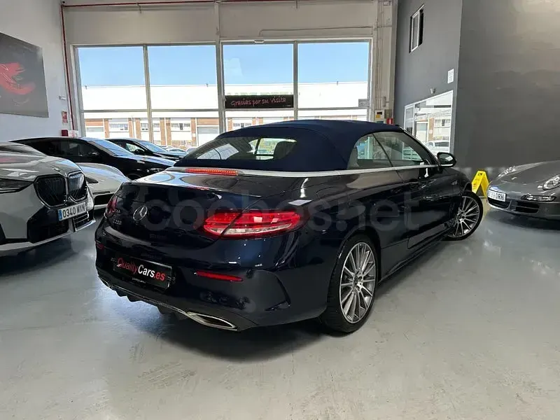 Usado Mercedes C200 184 CV (135 kW) 2021 Azul Descapotable