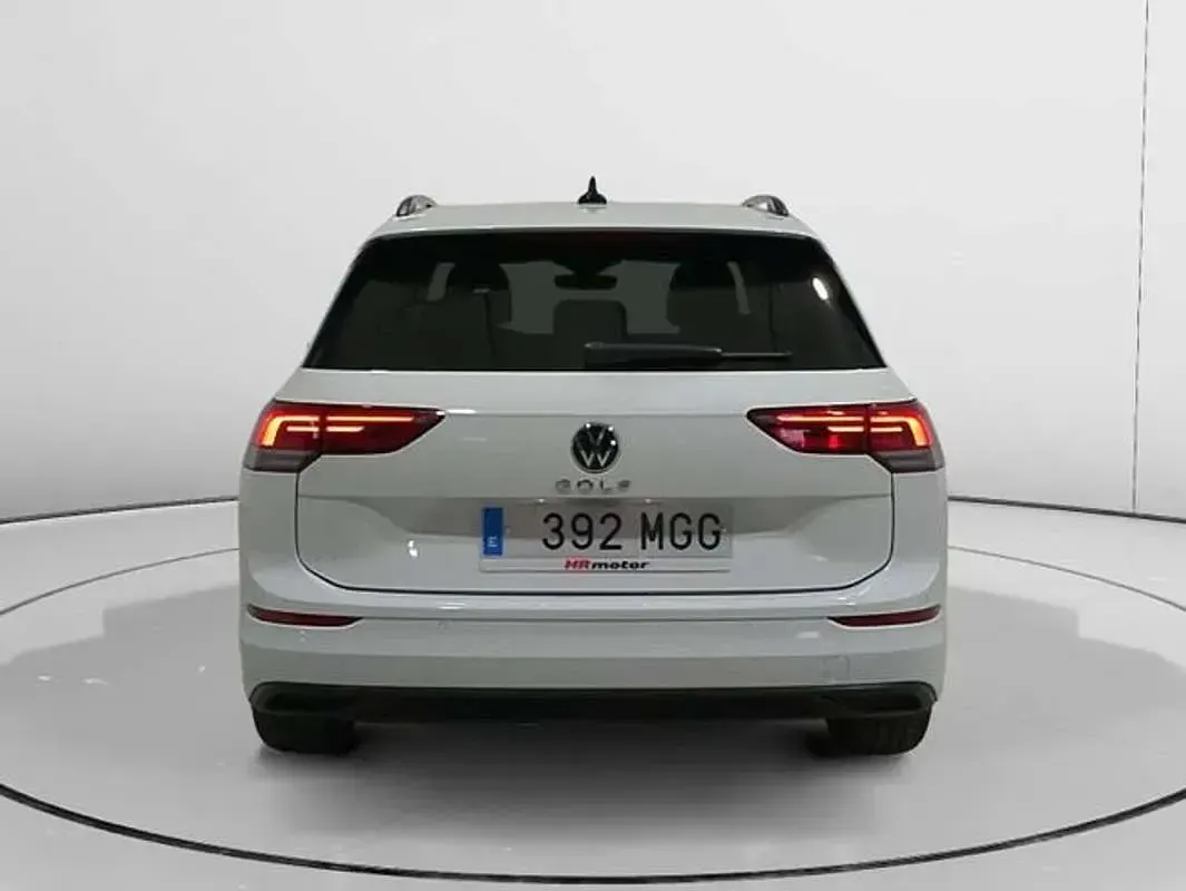 Usado VW Golf VIII 116 CV (85 kW) 2023 Blanco Familiar