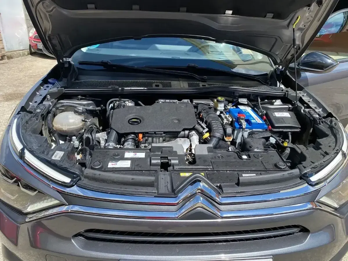 Usado Citroën C4 Feel 110 CV (80 kW) 2022 Gris