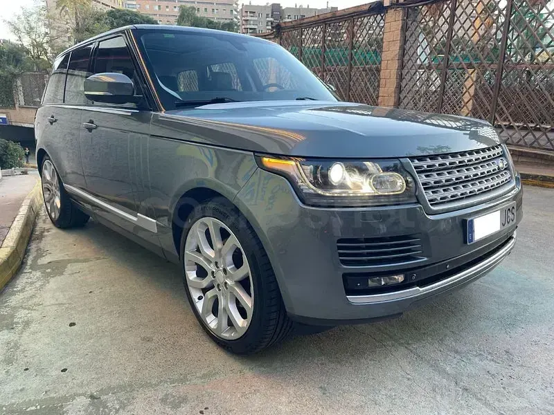 Usado Land Rover Range Rover Vogue 258 CV (189 kW) 2015 Gris / plata SUV