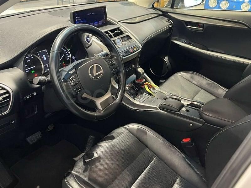 Usado Lexus NX300h Executive Line 197 CV (144 kW) 2019 Blanco SUV